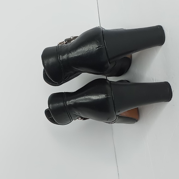Stuart Weitzman -Jump - Leather, Heeled Booties w/Moto Zippers -Spain -size 8 - Picture 3 of 9